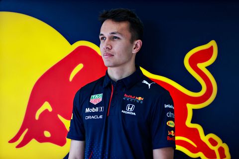 Niet Nyck de Vries, maar Alexander Albon naar Williams in de Formule 1