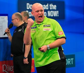 Van Gerwen overtuigend naar halve finales UK Open