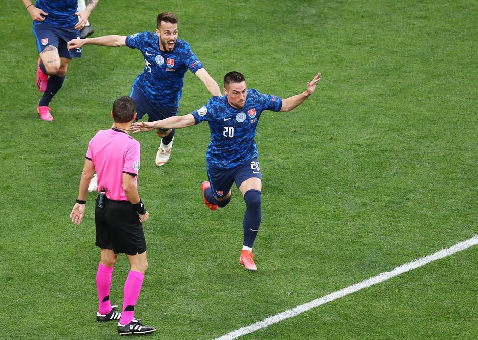 Slowakije schakelt Lewandowski uit, heeft daarmee heel Polen in z'n zak en boekt verrassende zege