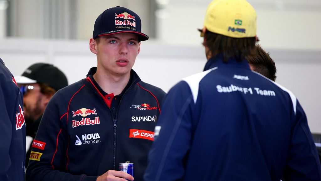 Regen houdt Verstappen in de pits bij F1-test