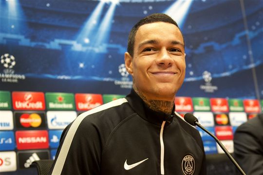 Van der Wiel wil basisplaats Oranje terug