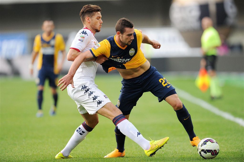 Hellas Verona verslaat Cagliari in slotfase