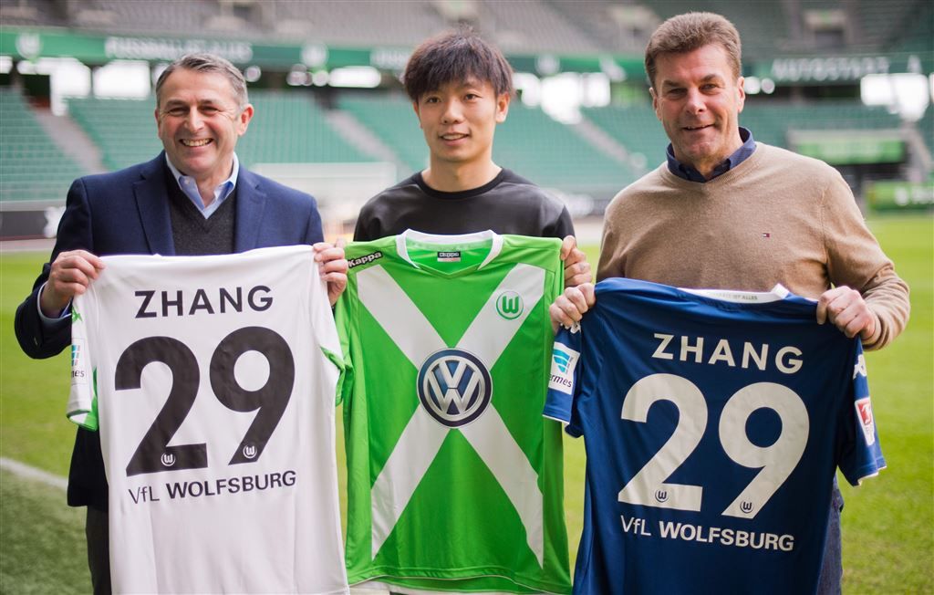 Chinese international voor Wolfsburg