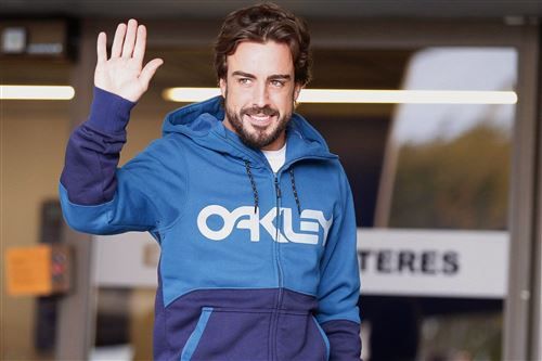 Verstappen ontloopt Alonso bij Formule 1-debuut