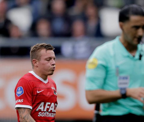 Jordy Clasie voor 2 duels geschorst bij AZ na rode kaart