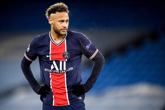 'Rampzalige' Neymar krijgt een 2 van Franse kranten: 'Hij heeft zijn duistere kant laten zien'