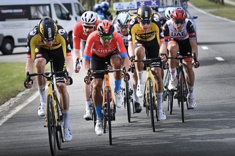 Gent-Wevelgem: Wout van Aert sprint naar de zege