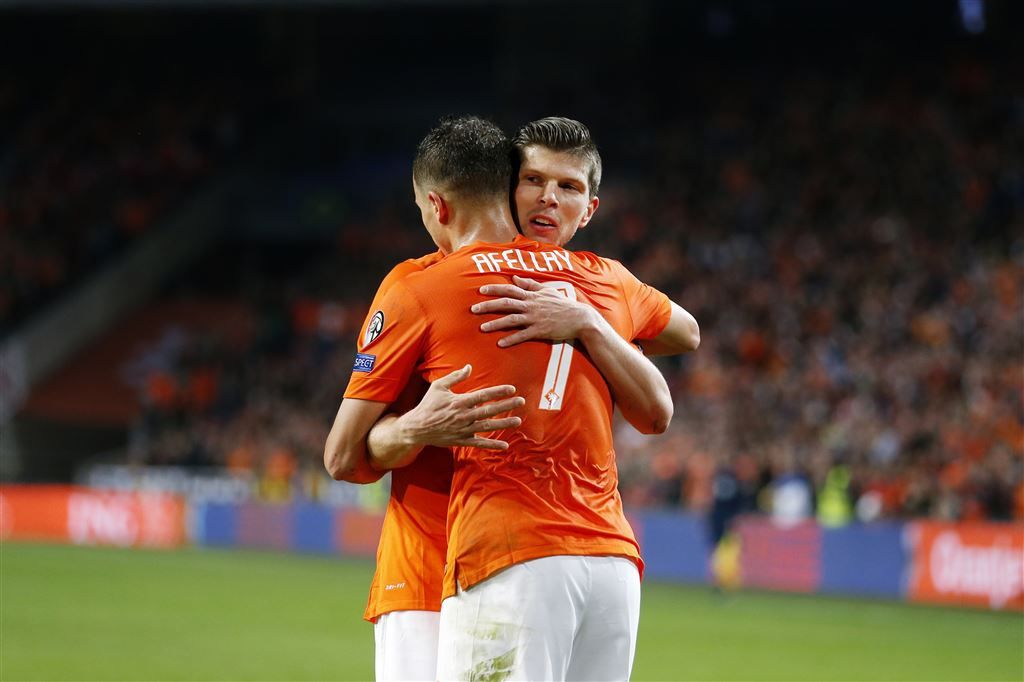 Huntelaar geniet van Oranje