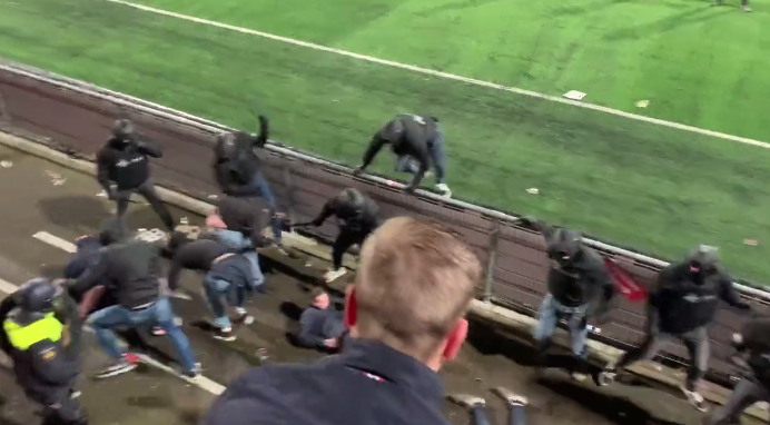 🎥 | Heftig! ME pakt fans bij derby in Maastricht KEIHARD aan, check hier beelden van de chaos