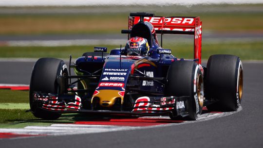 Verstappen valt snel uit op Silverstone