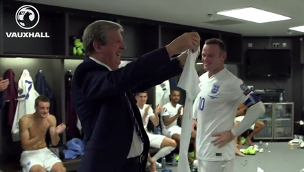Topscorer Rooney speecht in kleedkamer na vijftigste goal (VIDEO)