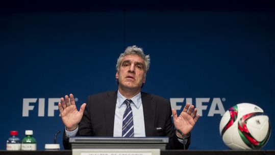 Hoofd communicatie FIFA stapt op