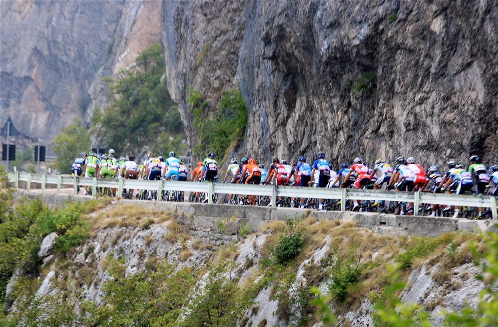 Etappe Giro finisht op spraakmakende berg