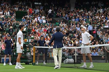 Wimbledon is begonnen met deze staande ovatie voor ‘de helden van de coronacrisis’