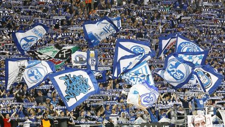 Gezocht: gestolen Schalke-spandoek van 50 meter