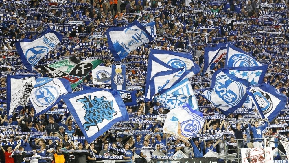 Gezocht: gestolen Schalke-spandoek van 50 meter