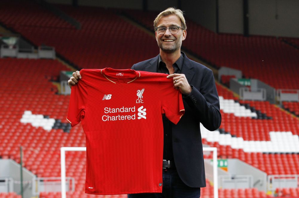 Liverpool verkoopt 'Normal One' shirts