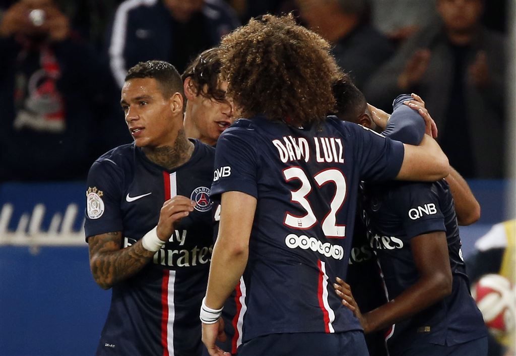 PSG met Van der Wiel tegen Chelsea