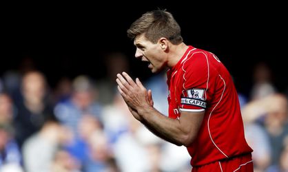 Gerrard staat na 17 jaar voor emotioneel afscheid