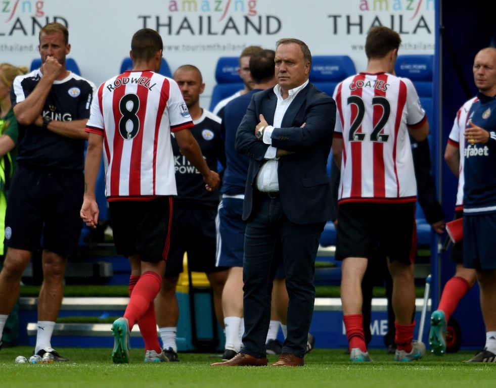 Advocaat past tactiek aan na defensieve chaos Sunderland