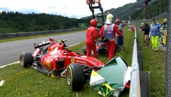 Crash Räikkönen en Alonso