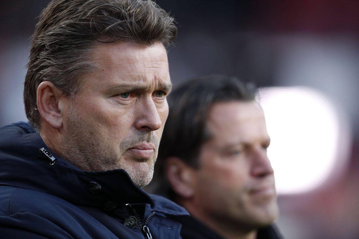 PSV zegt contract met keeperstrainer Ruud Hesp op