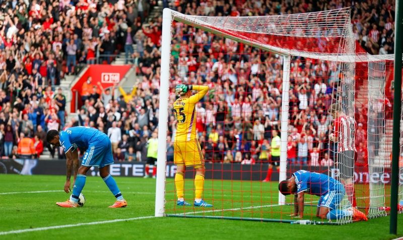 Sunderland-keeper wil fans compenseren na afgang bij Koeman