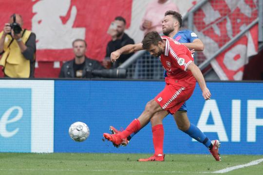 Johan Derksen weet het zeker: 'Goal van Robin Pröpper was niet bewust, die gave heeft hij niet'