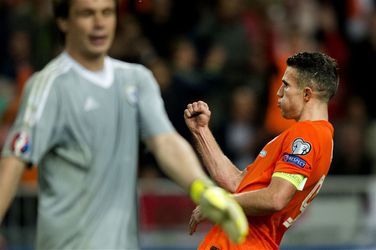 Van Persie topscorer Oranje in Amsterdam