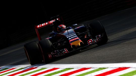 Max Verstappen valt buiten de top 10 op trainingen Monza
