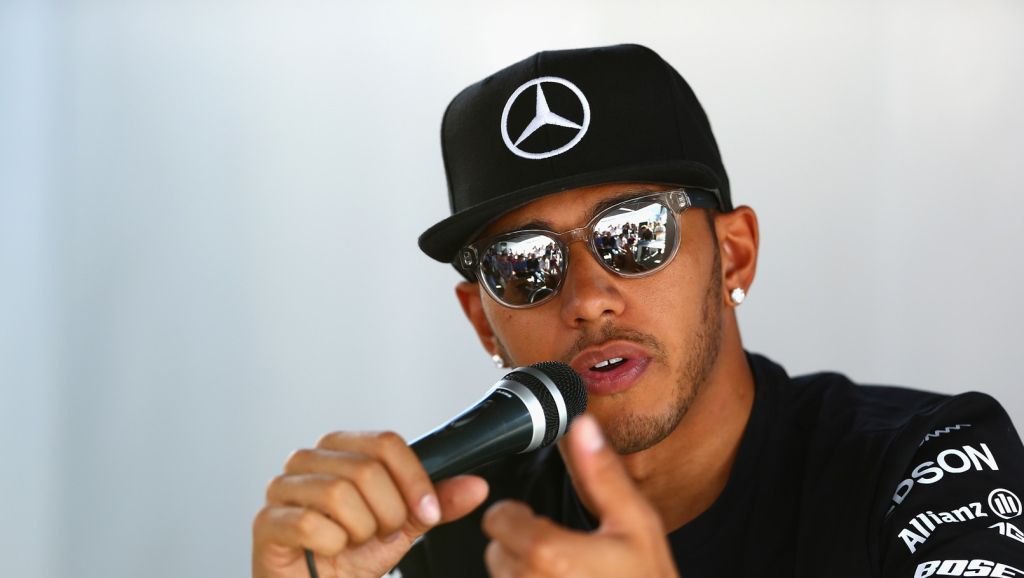 Hamilton alert op rappe Ferrari's