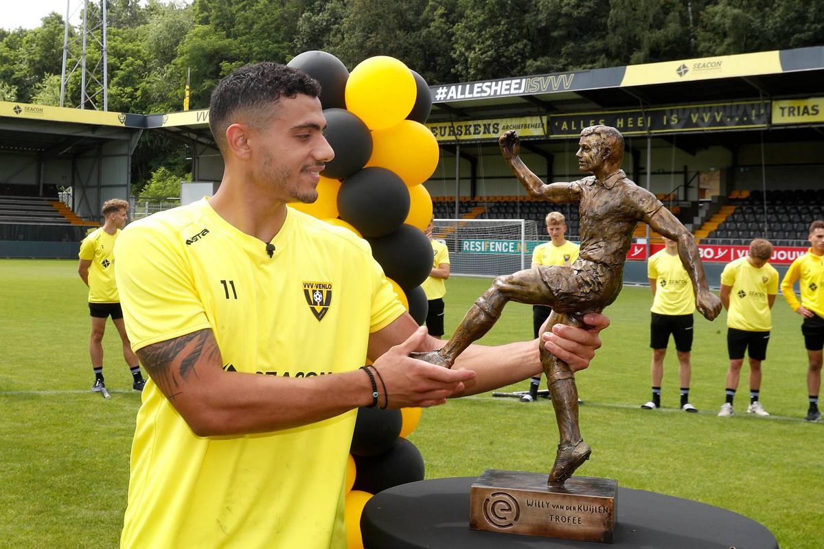 Eredivisietopscorer Giakoumakis wil wel in Nederland blijven: ‘Ik zou blij zijn'