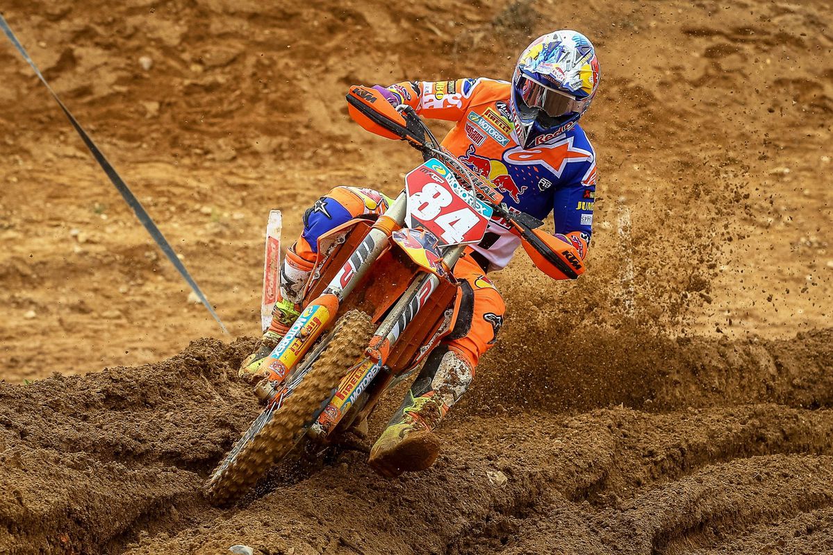 Jeffrey Herlings rijdt iedereen aan gort bij MXGP van Azië, Cairoli valt tegen