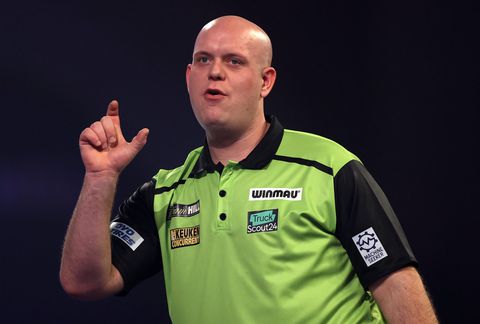 Van Gerwen verslaat De Sousa op UK Open en knalt naar kwartfinale