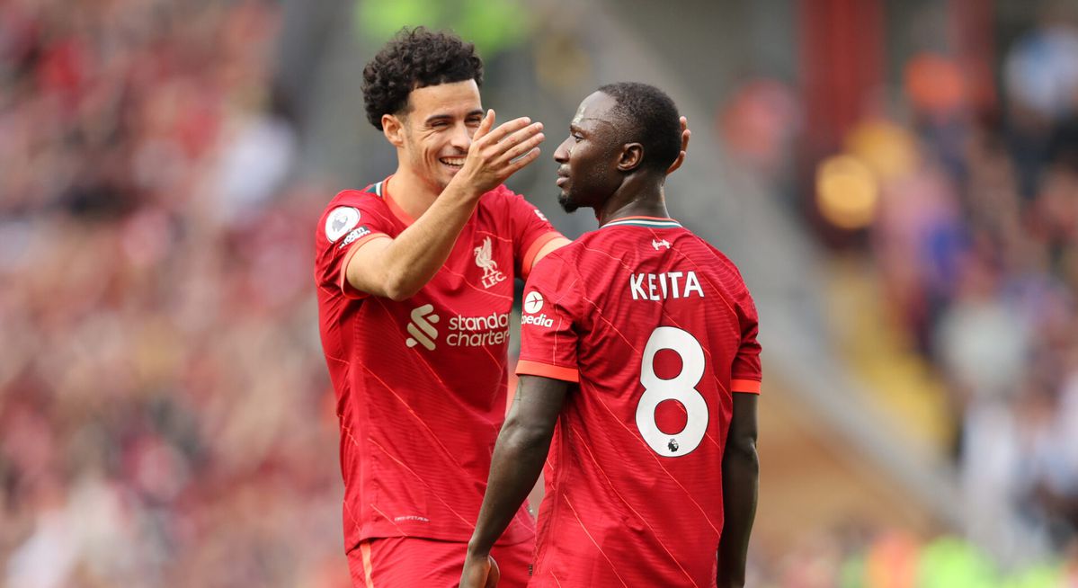 Premier League: Liverpool aan kop na makkelijke zege, City morst punten