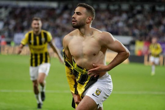 Tannane wil zichzelf laten zien aan Vitesse: 'Nu ik er toch ben, wil ik ook spelen'