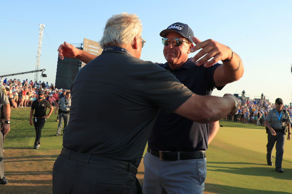 ⛳️ | Golfer Mickelson (50) kroont zich tot oudste majorkampioen ooit