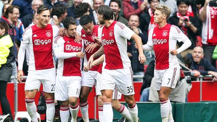 Ajax oefent tegen Southampton in leeg stadion