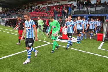 🎥 | GESTAAKT! Vrij worstelen op middenstip en spreekkoren bij Excelsior-Eindhoven