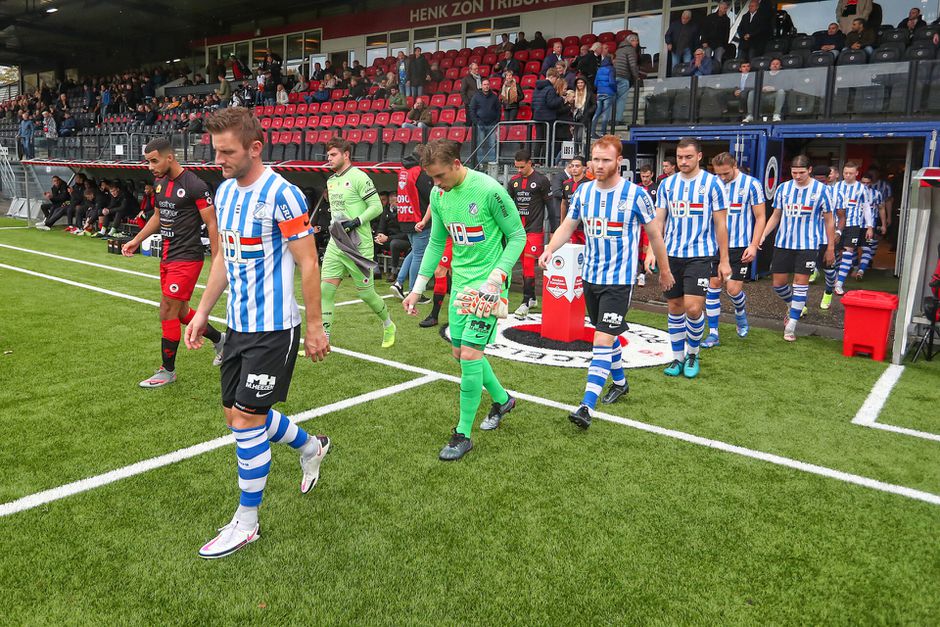 🎥 | GESTAAKT! Vrij worstelen op middenstip en spreekkoren bij Excelsior-Eindhoven