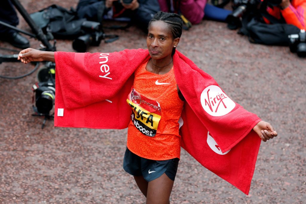 Ethiopische schrijft marathon Londen op haar naam