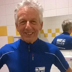 Fan fietst 160 kilometer naar Rotterdam voor voetbalpot