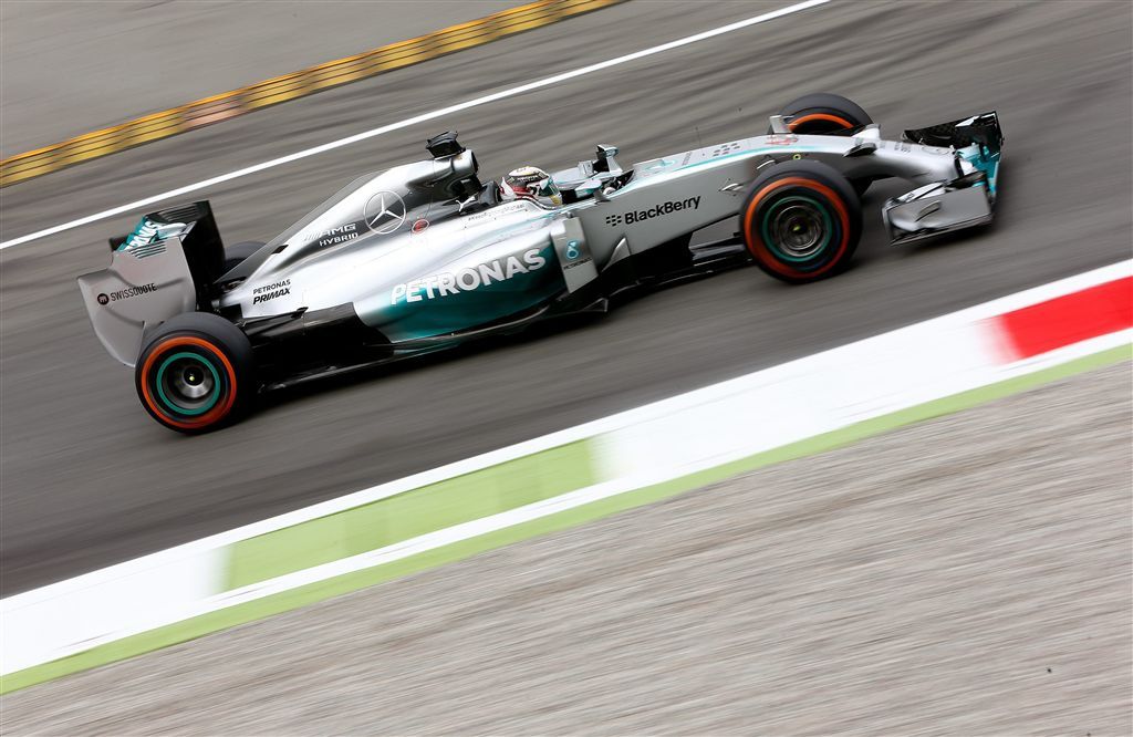 Hamilton pakt pole position op Monza