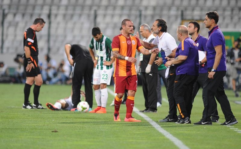Sneijder wint 1e competitiewedstrijd met Galatasaray