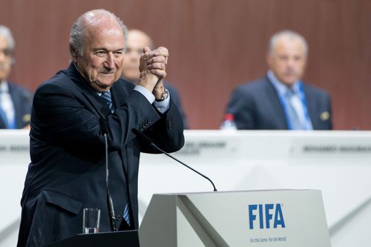 Sepp Blatter overleeft alle stormen