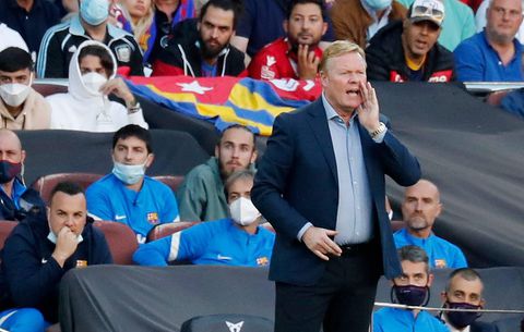 Koeman noemt boze Barça-fans 'mensen met opvoedingsproblemen'