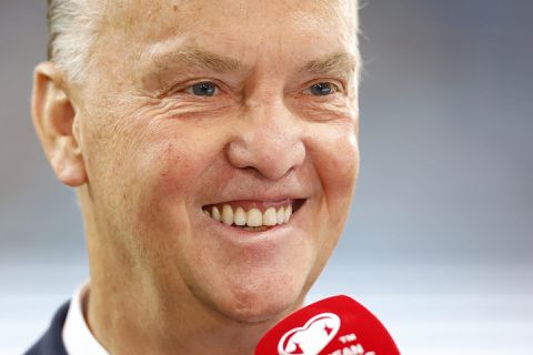 Louis van Gaal kreeg veel 'chaps' na zege op Turkije: 'Hoe heten die dingen ook alweer?'