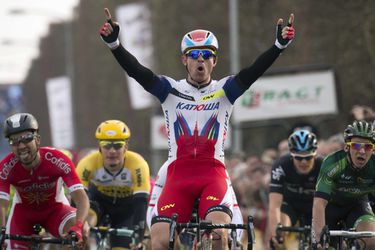 Kristoff wint eerste etappe Parijs-Nice (video)