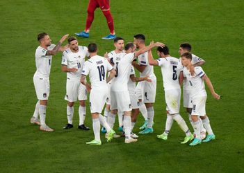 🎥 | Schlemielige eigen goal helpt Italië aan voorsprong tegen Turkije: 0-1