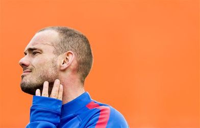 Sneijder weer even aanvoerder van Oranje